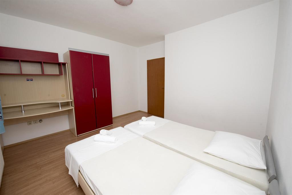 Apartments Meri Trogir Eksteriør billede